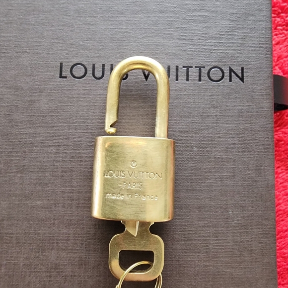 Louis Vuitton Lock & Key #312 - Picture 3 of 4